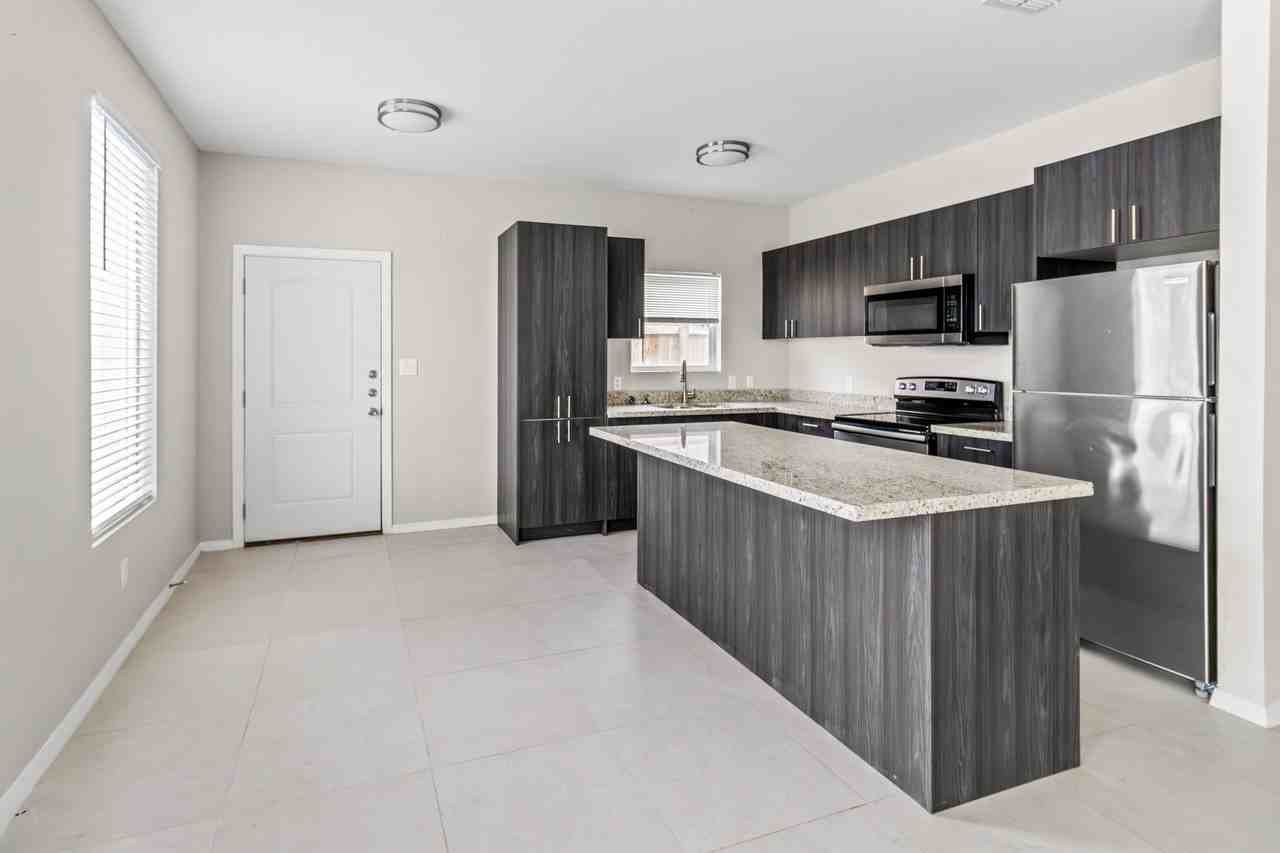 1405 Alta Vista Drive #3 - Photo 2 of 11