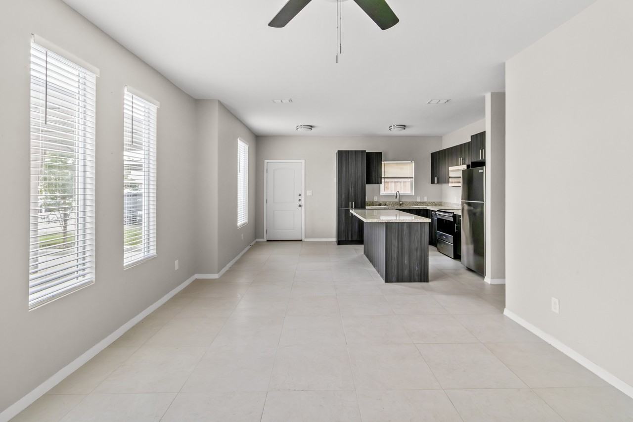 1405 Alta Vista Drive #3 - Photo 3 of 11