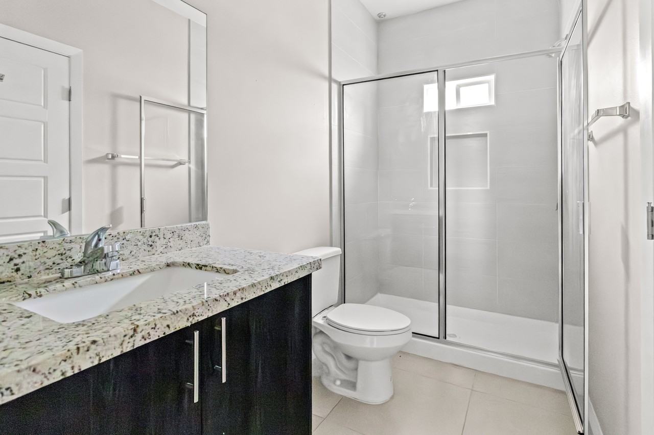 1405 Alta Vista Drive #3 - Photo 5 of 11