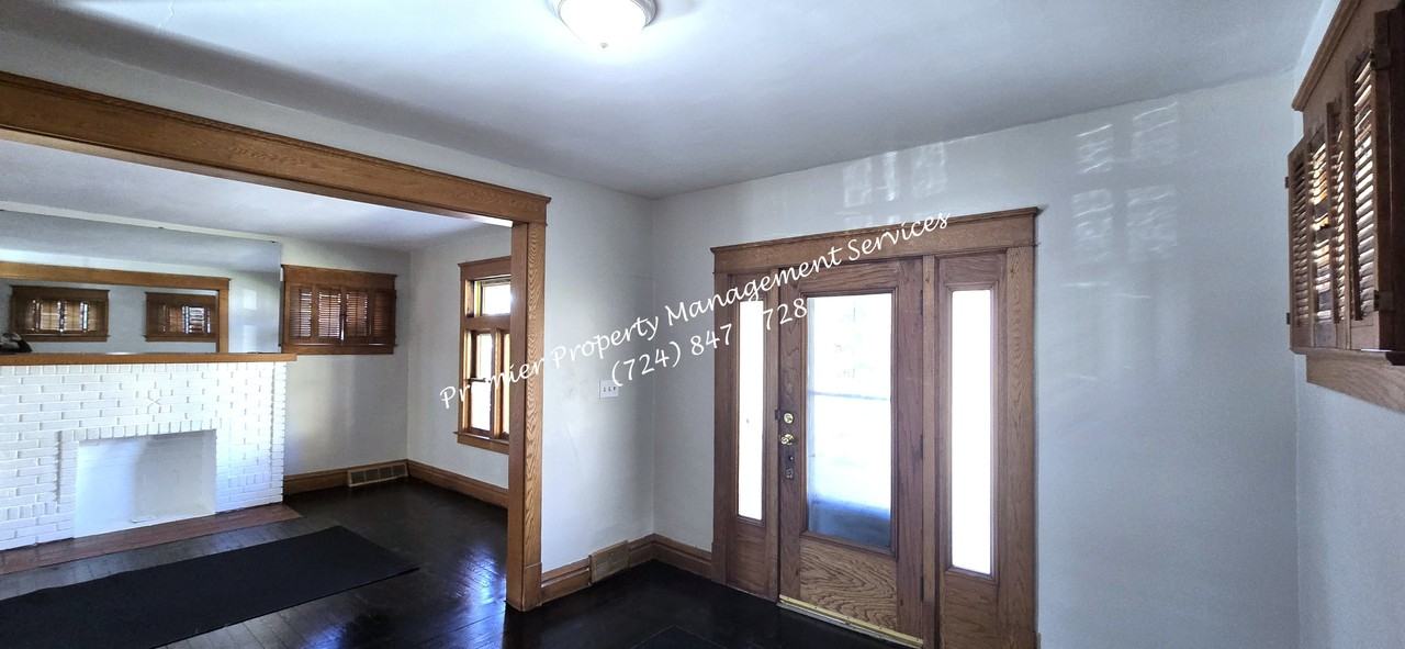 922 Winslow Ave #1 - Photo 3 of 40