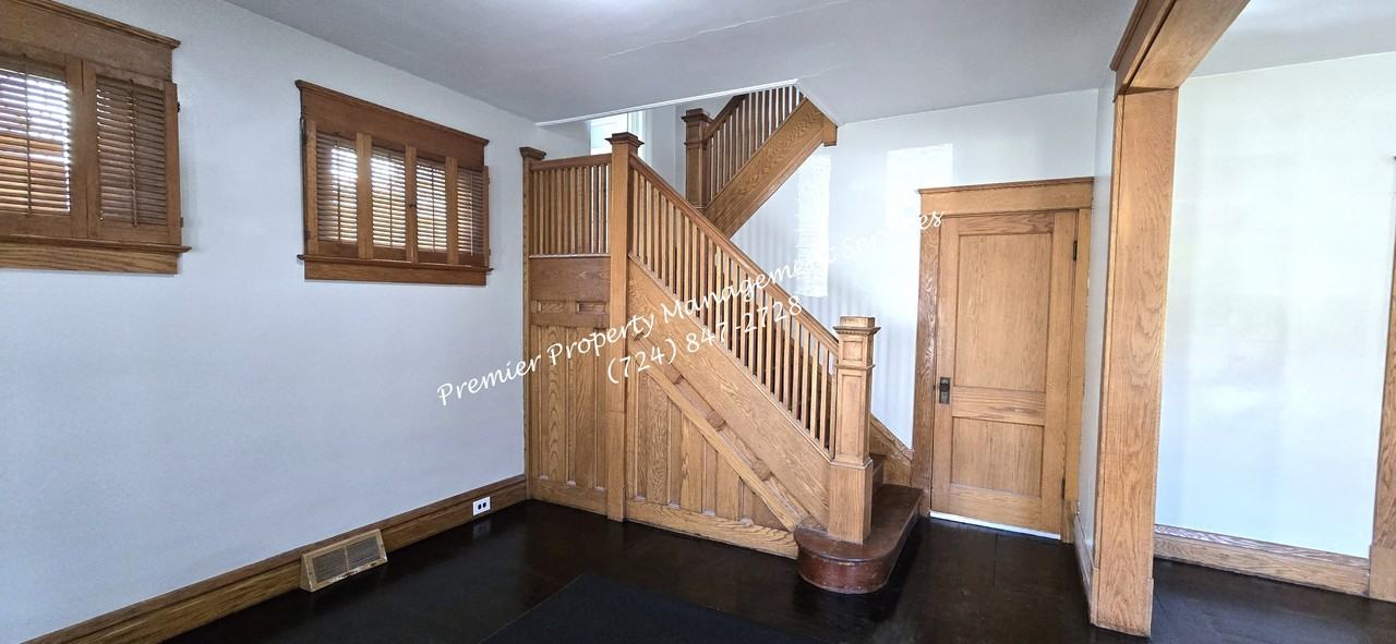 922 Winslow Ave #1 - Photo 5 of 40