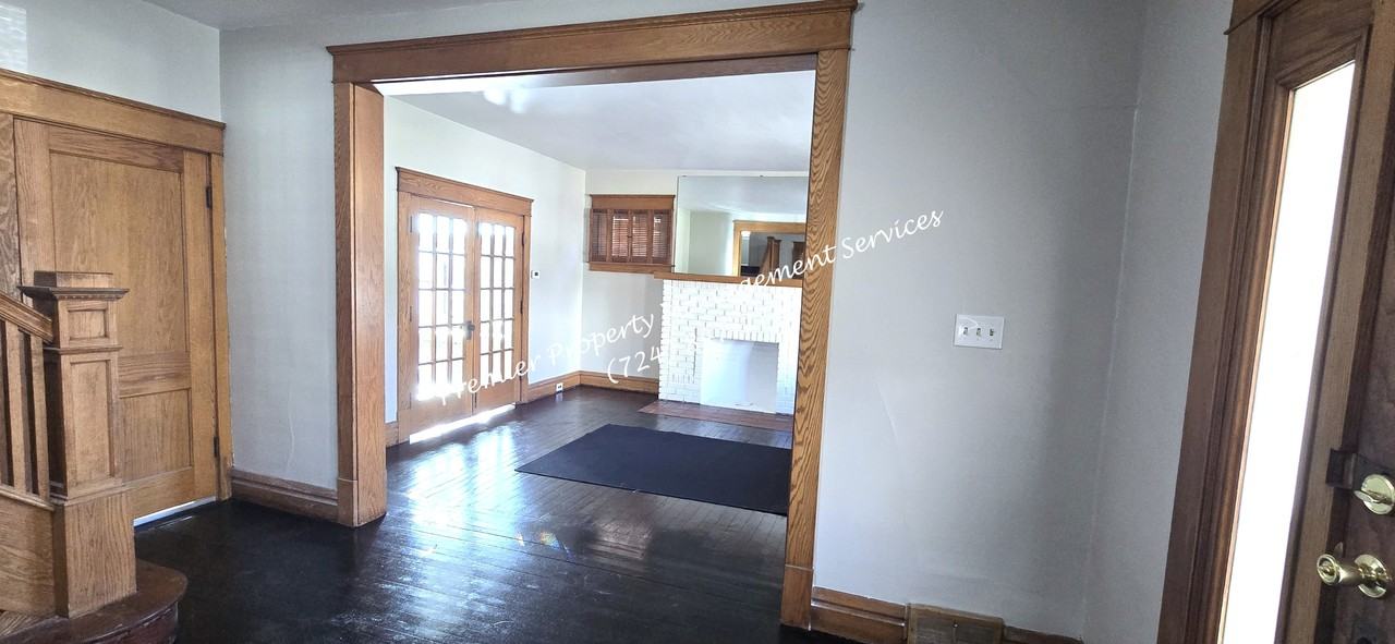 922 Winslow Ave #1 - Photo 6 of 40