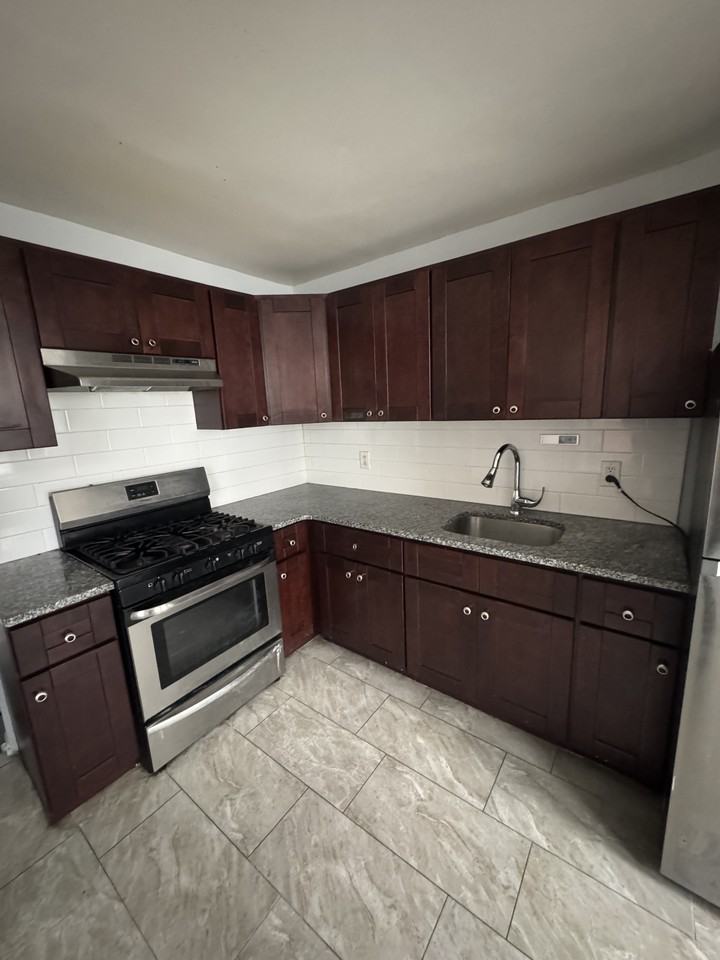 841 Bridge St #1 - Photo 7 of 11