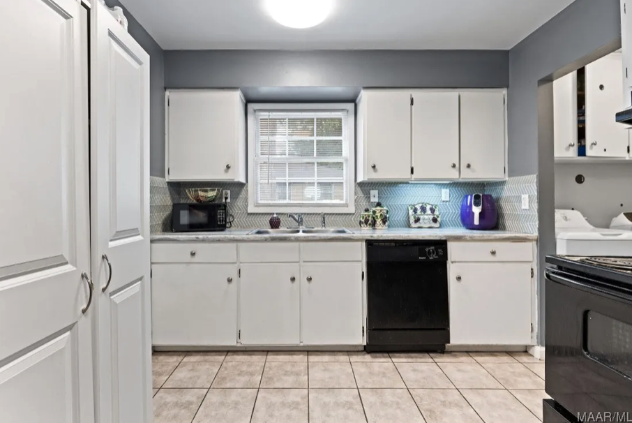 1152 Woodbridge Drive #1 - Photo 3 of 11