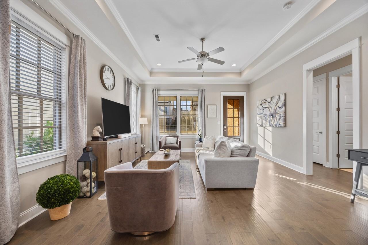 107 Poydras Street #1 - Photo 2 of 11