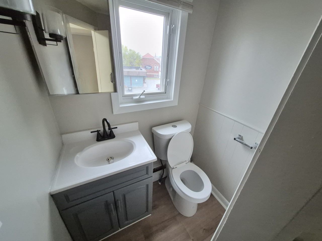 133 133 Sabattus StreetApt 2R #2R - Photo 4 of 9