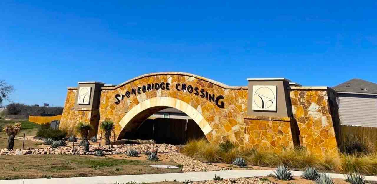 1008 Riverdale Cove #1 - Photo 2 of 23