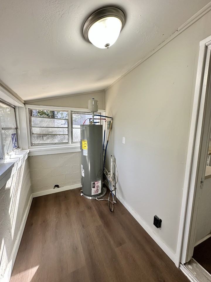 941 47th Pl N #1 - Photo 4 of 9