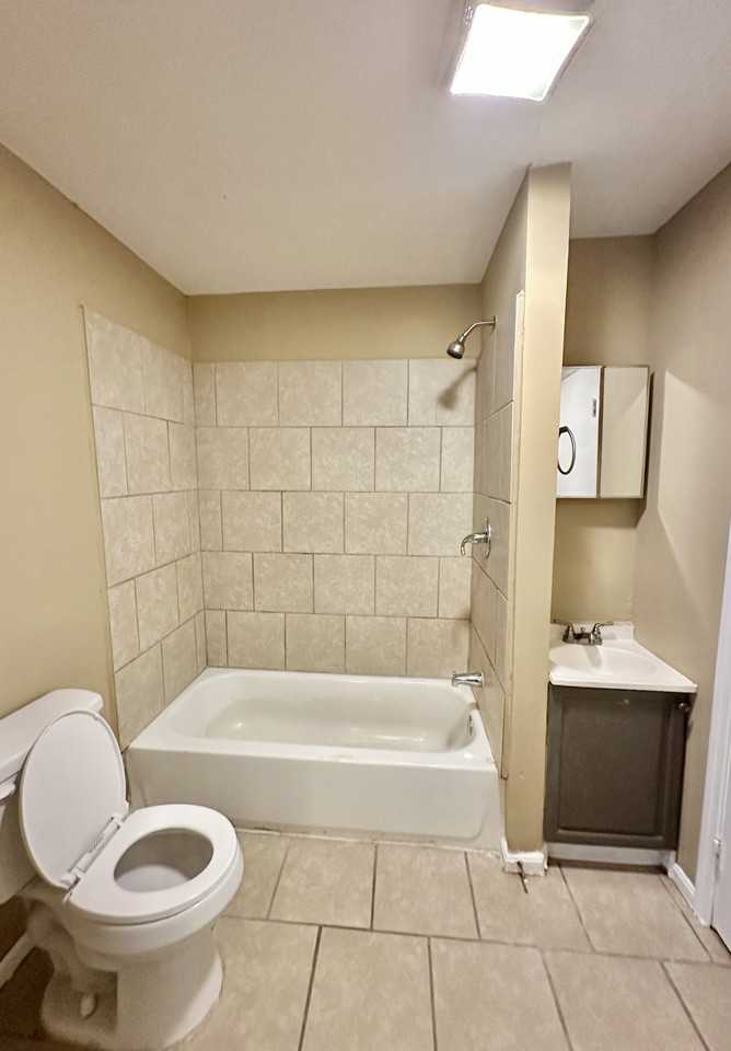 540 1st Ave Ne #1 - Photo 4 of 8