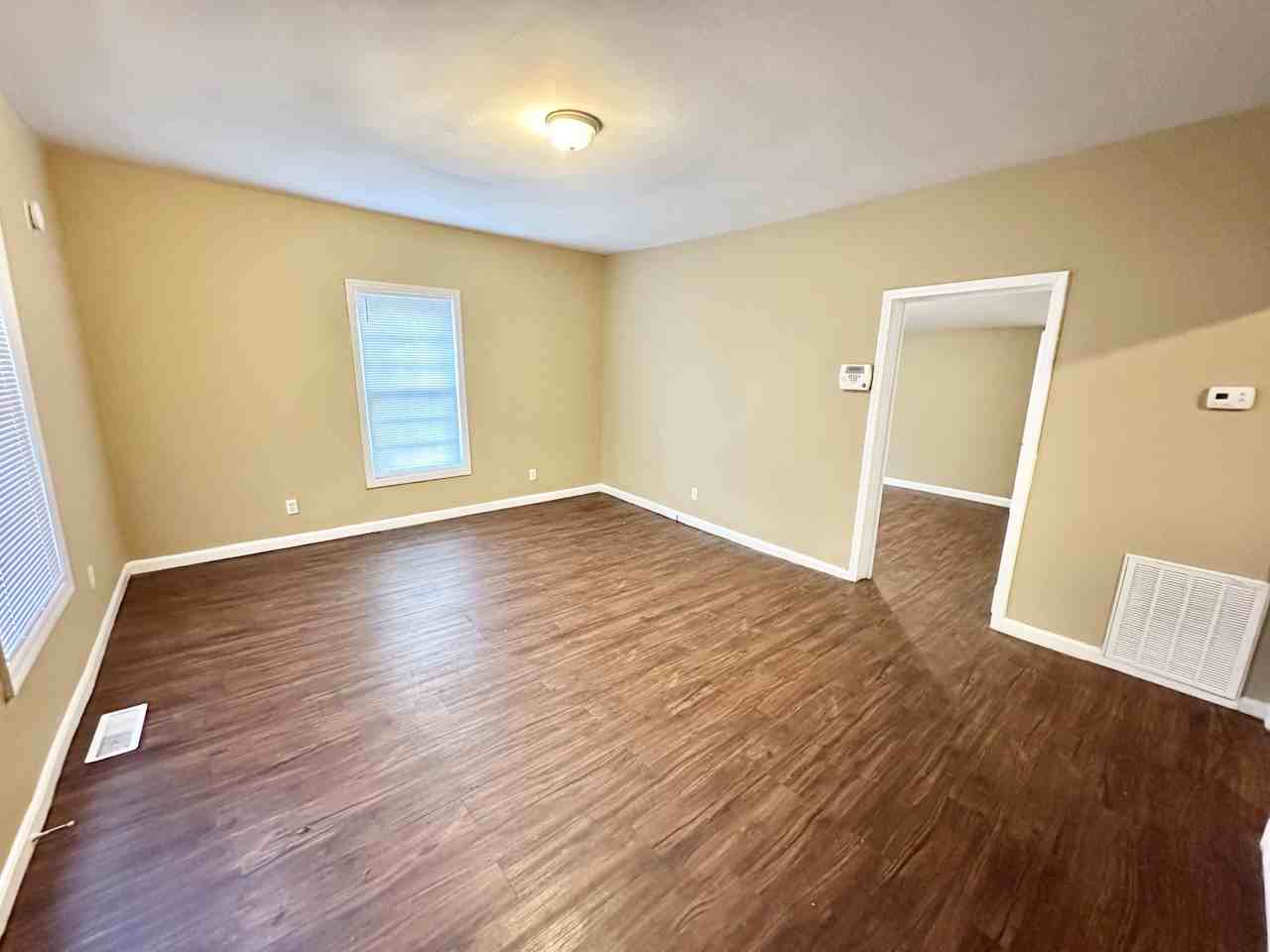 540 1st Ave Ne #1 - Photo 7 of 8