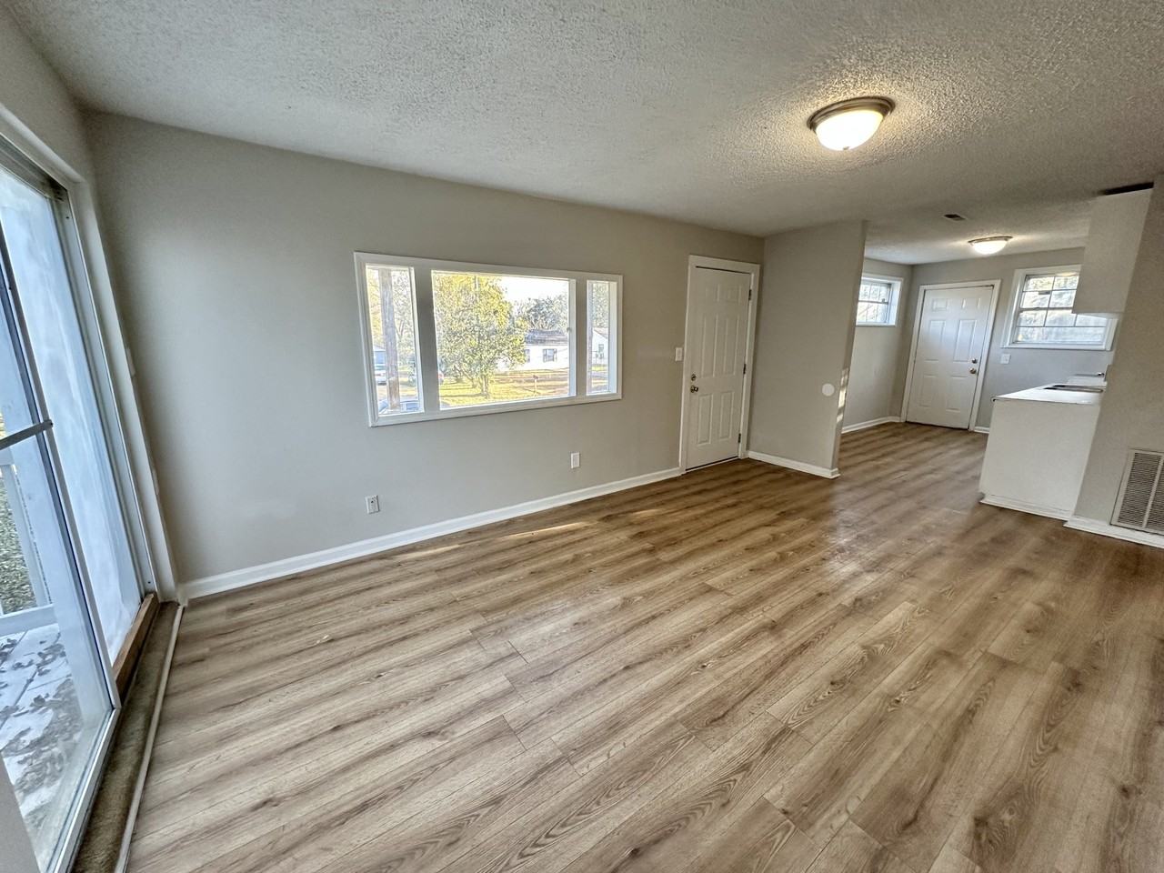 1376 Creel Ct #1 - Photo 3 of 9