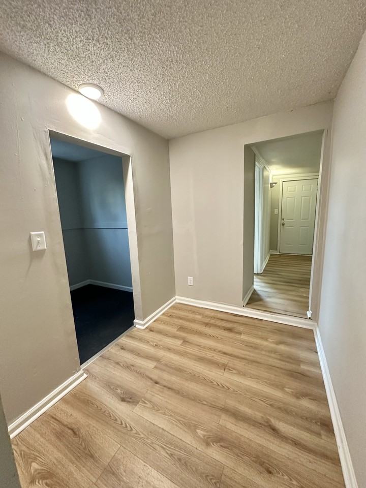 1376 Creel Ct #1 - Photo 7 of 9