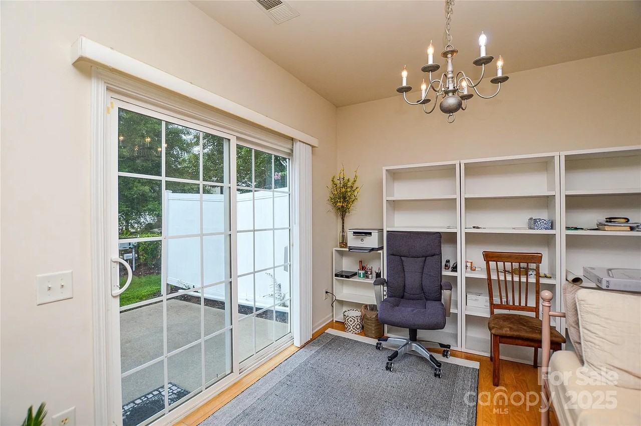 9908 9908 Fallon Trace Avenue - 1 - 1 #1 - Photo 5 of 24