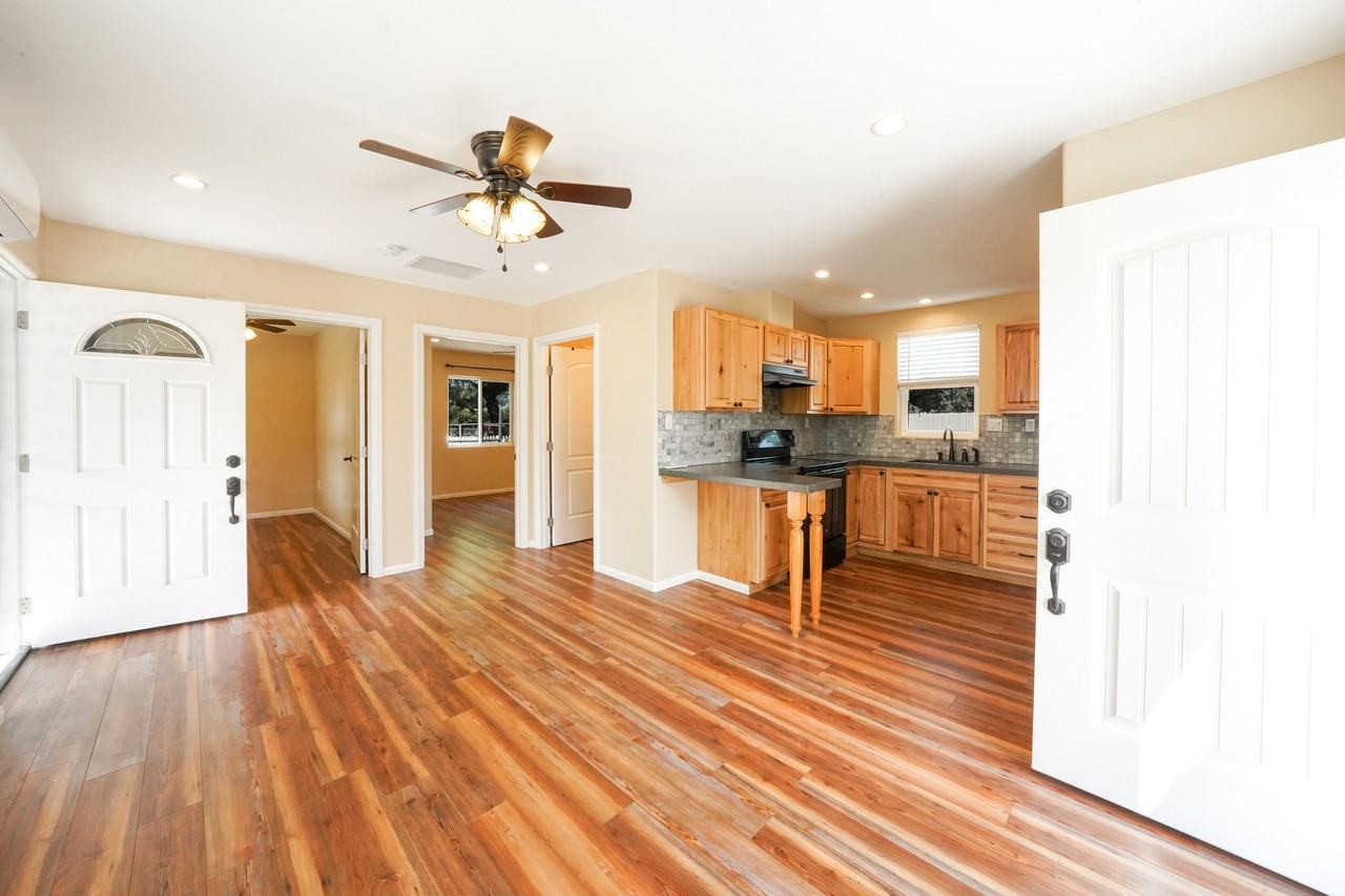 1175 Campbell Way #1 - Photo 3 of 10