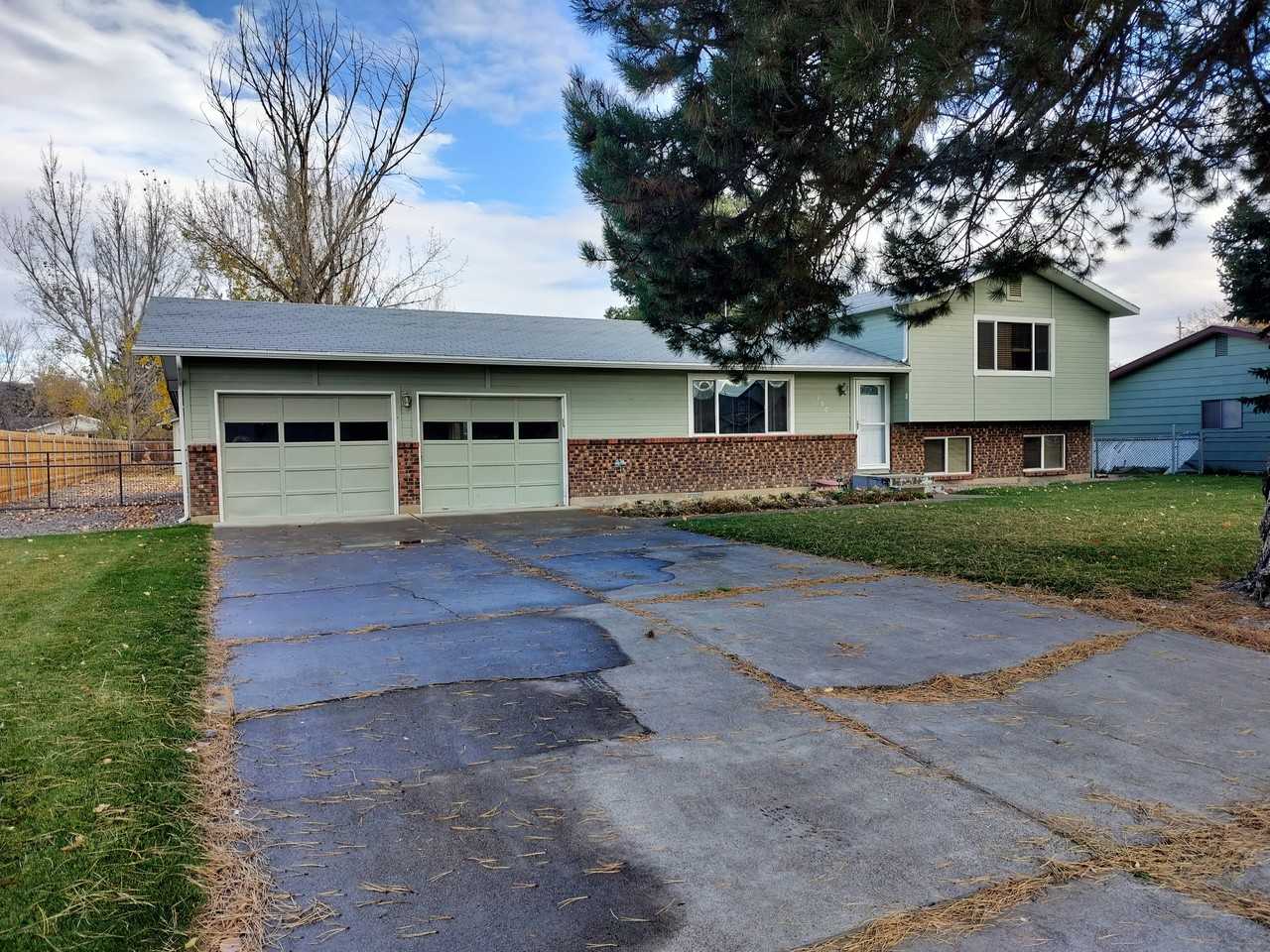 130 Northwest Carrie Circle - Photo 2 of 35