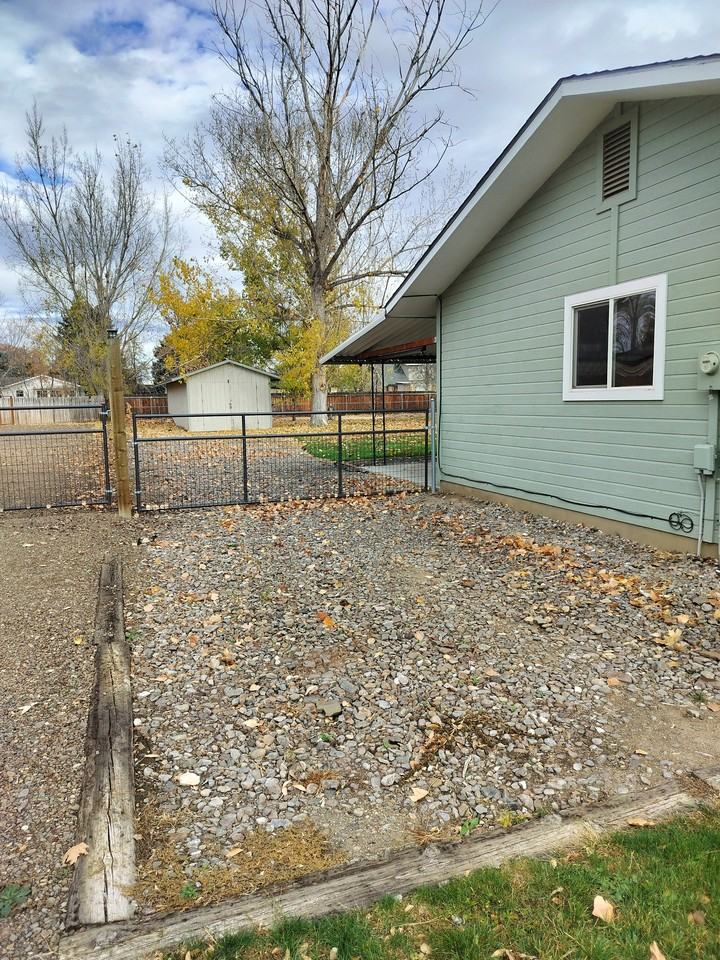 130 Northwest Carrie Circle - Photo 3 of 35