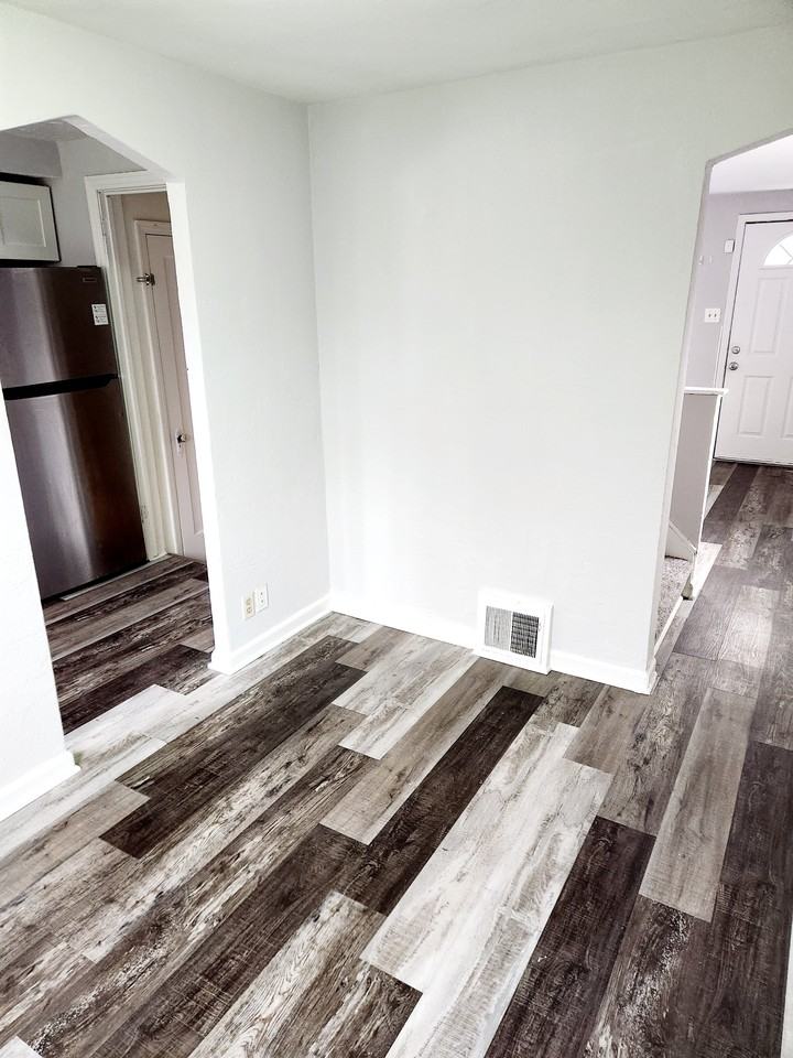 1128 Shadycrest Drive #1 - Photo 3 of 8