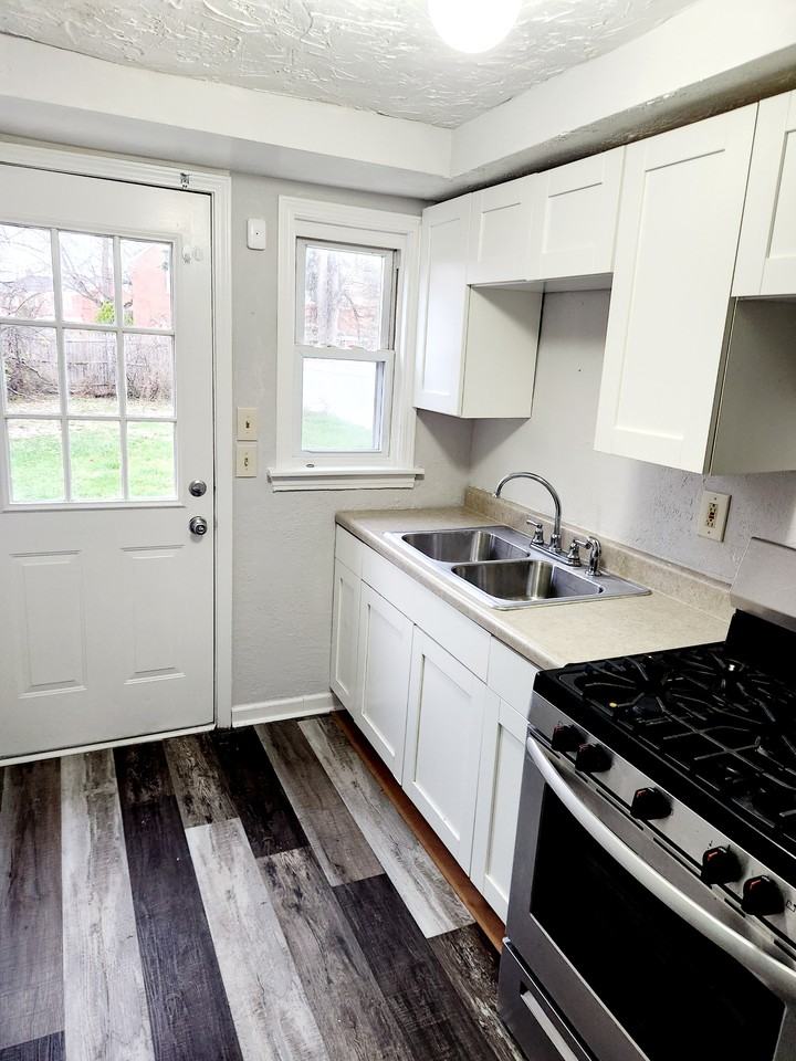 1128 Shadycrest Drive #1 - Photo 5 of 8