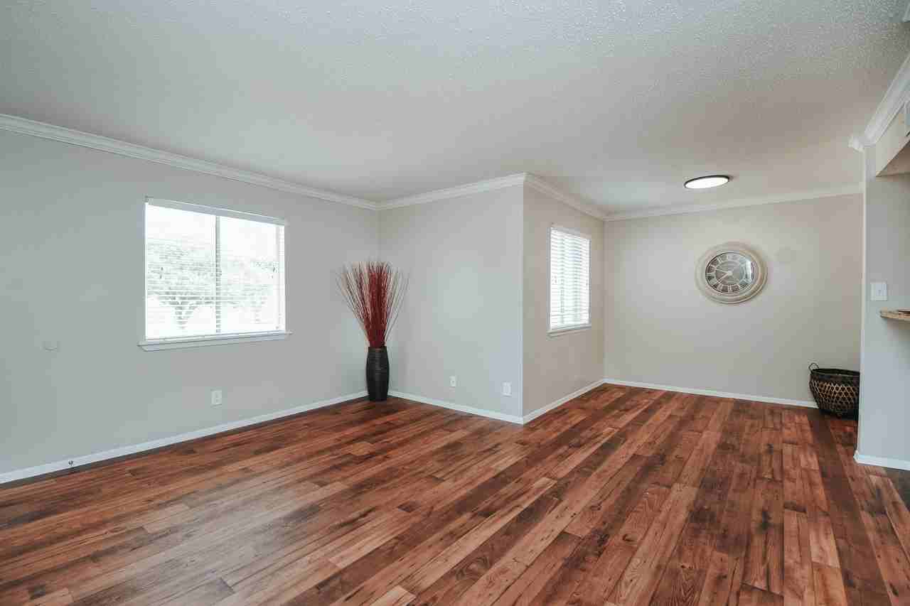 3001 3001 Arroyo DrApt 202 #202 - Photo 2 of 19