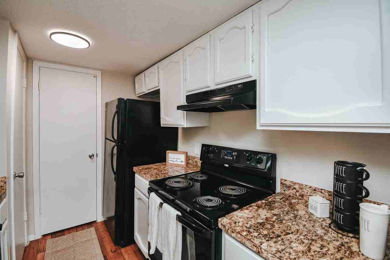 3001 3001 Arroyo DrApt 202 #202 - Photo 4 of 19