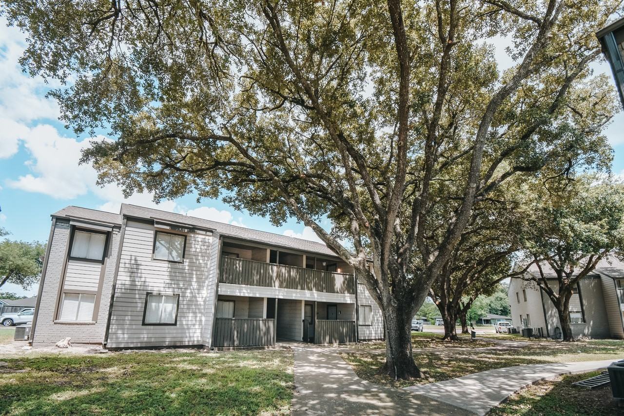 3001 Arroyo DrApt 904 #904 - Photo 6 of 8