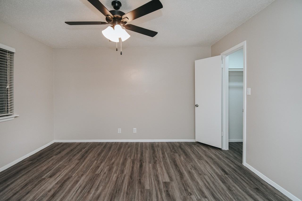 3001 3001 Arroyo DrApt 1002 #1002 - Photo 5 of 13