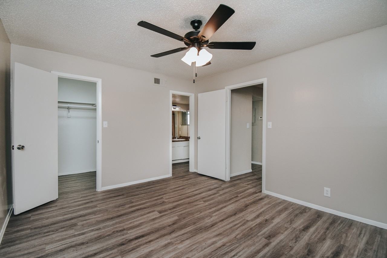 3001 3001 Arroyo DrApt 1002 #1002 - Photo 6 of 13