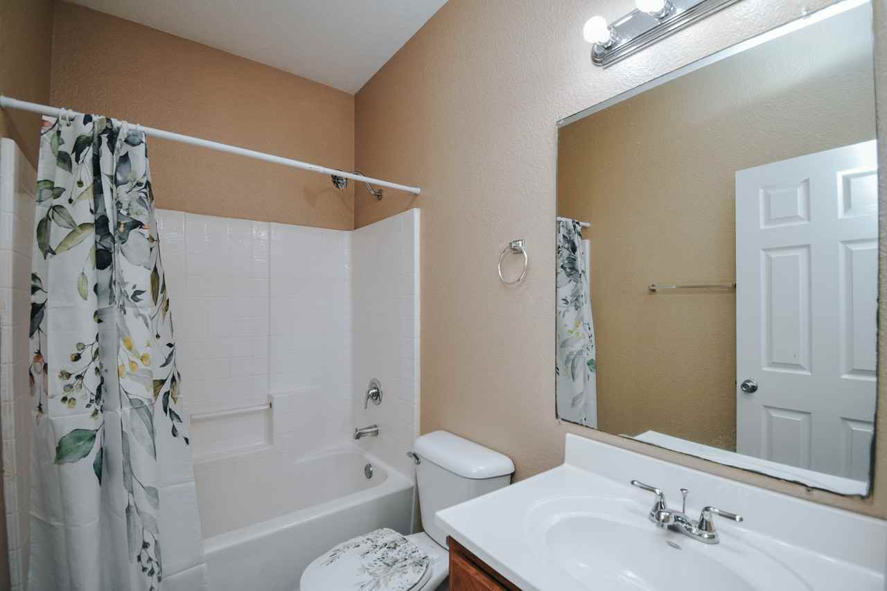 137 Sherwood Drive #B - Photo 3 of 6