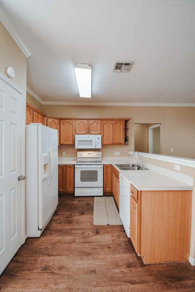 137 Sherwood Drive #B - Photo 5 of 6