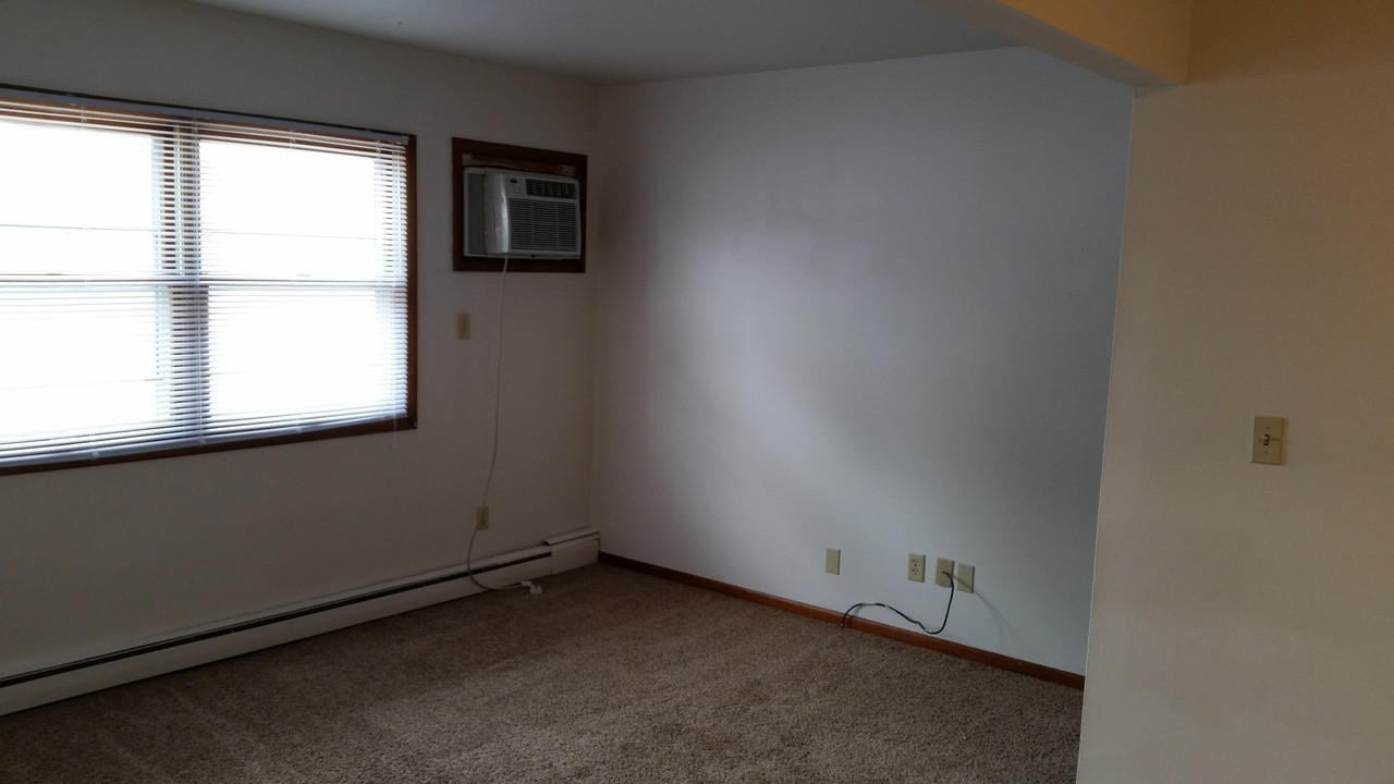 321 Cedar Crest Dr #7 - Photo 7 of 28