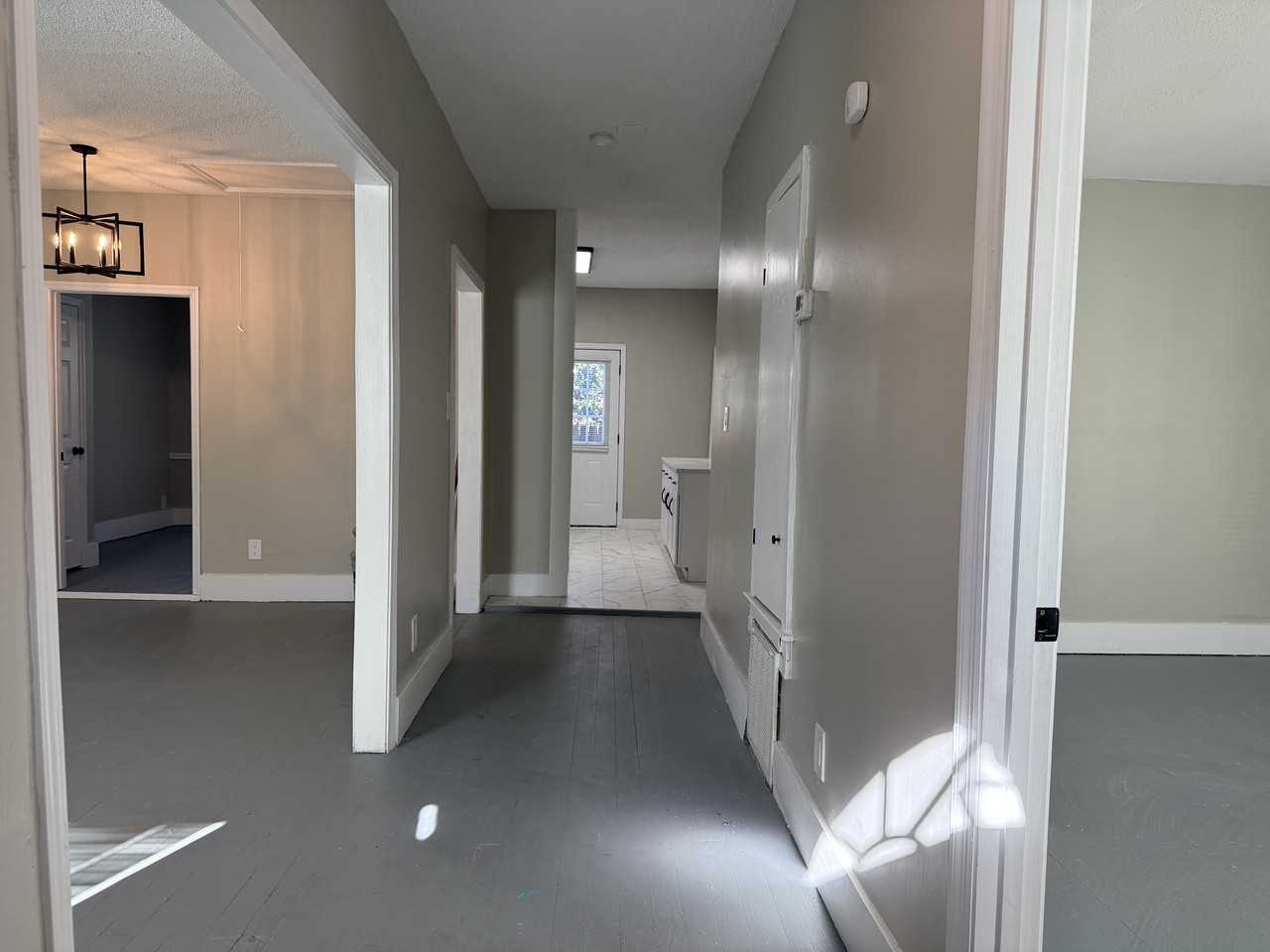 728 W 39th St #1 - Photo 3 of 40