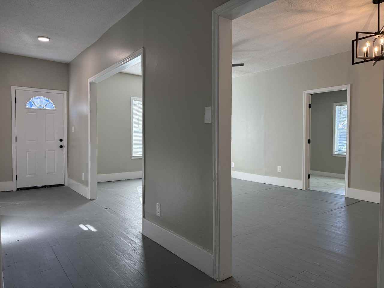 728 W 39th St #1 - Photo 5 of 40