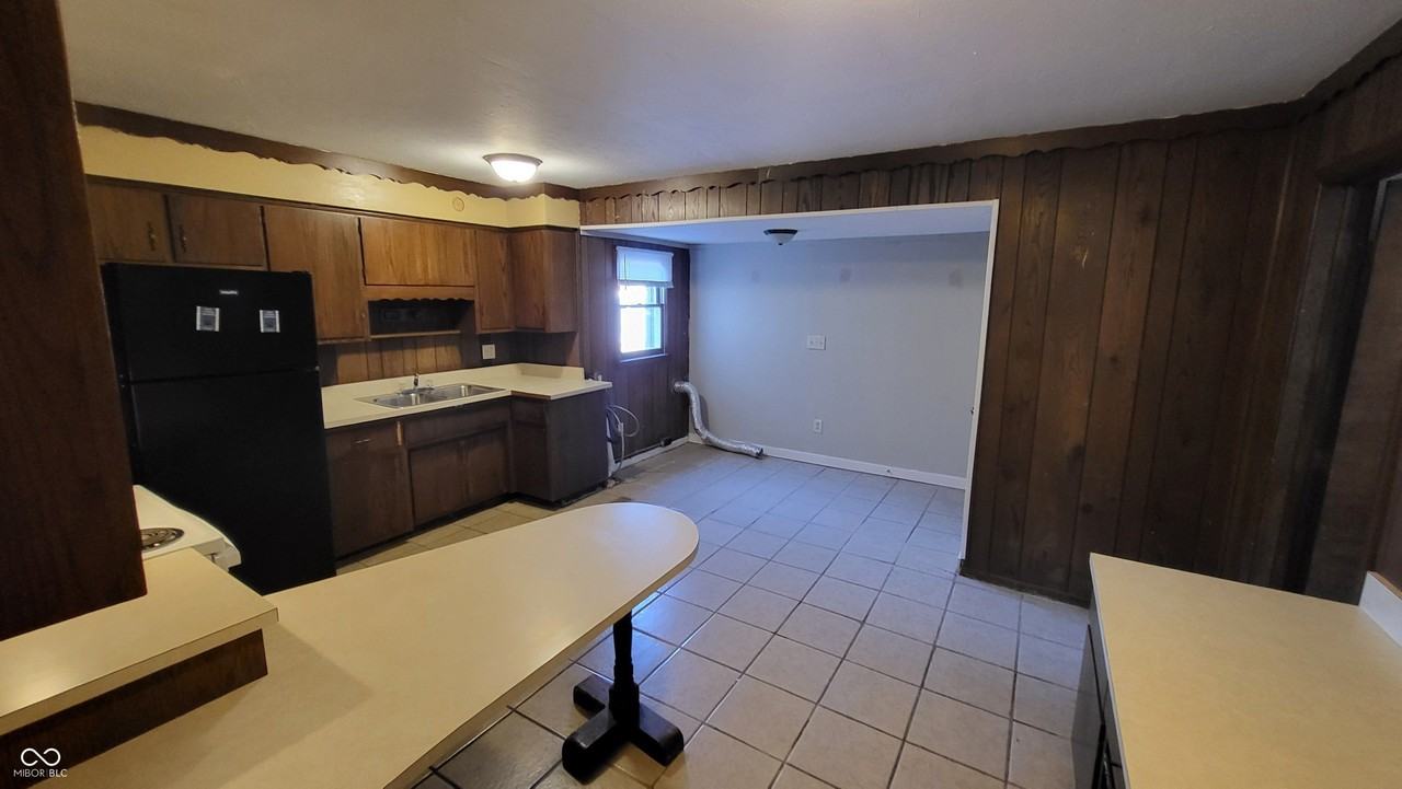 330 W 6th St - Photo 6 of 16