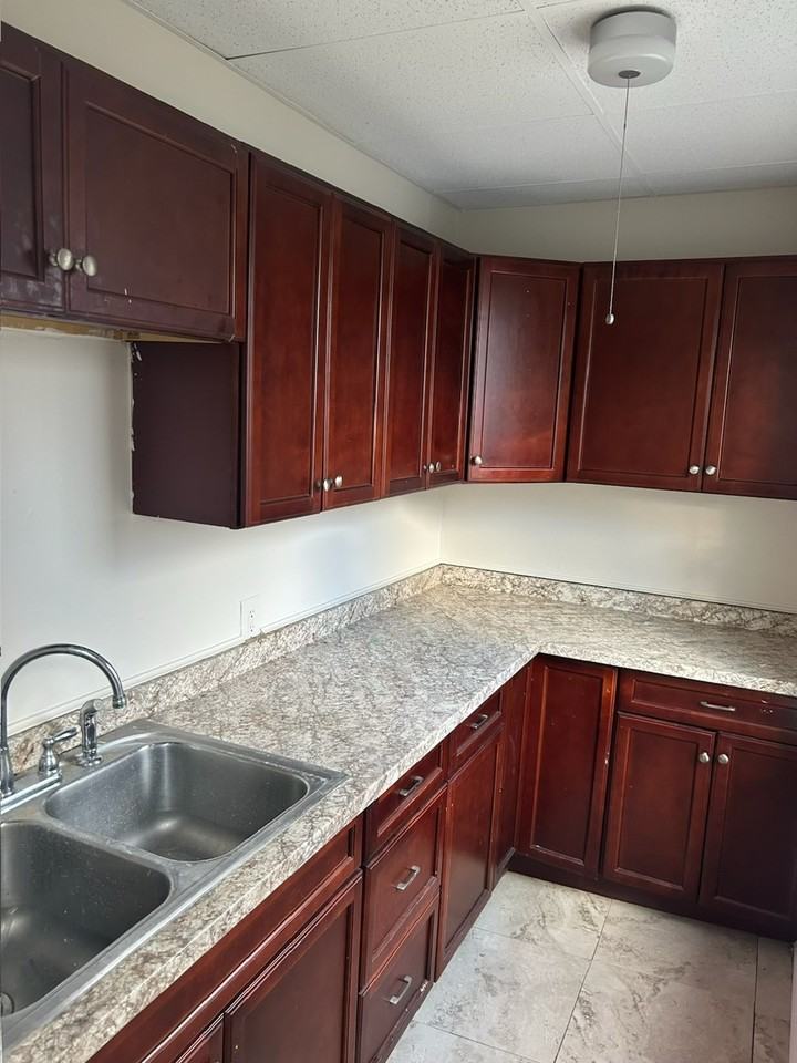 37 Maple St #3 - Photo 4 of 9