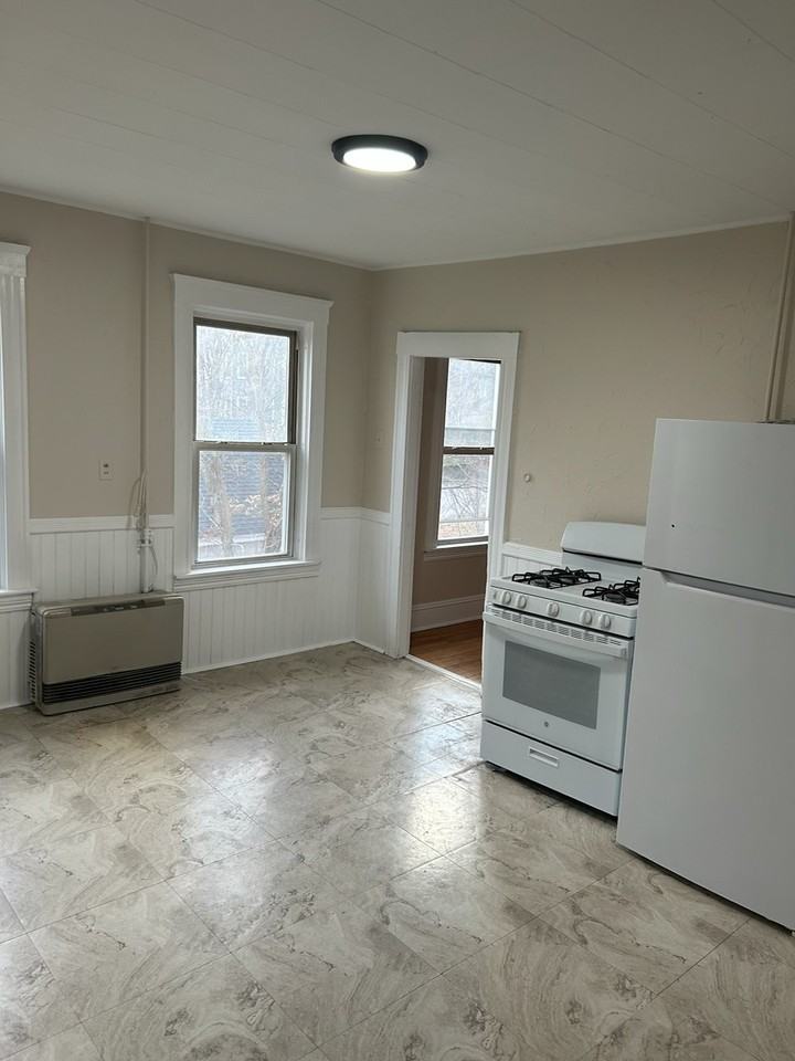 37 Maple St #3 - Photo 6 of 9