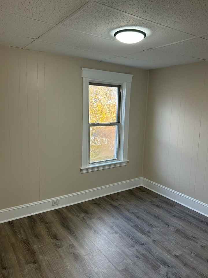 37 Maple St #3 - Photo 7 of 9