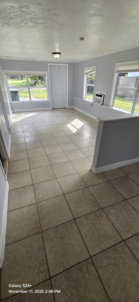 5202 16th St E #1 - Photo 4 of 14