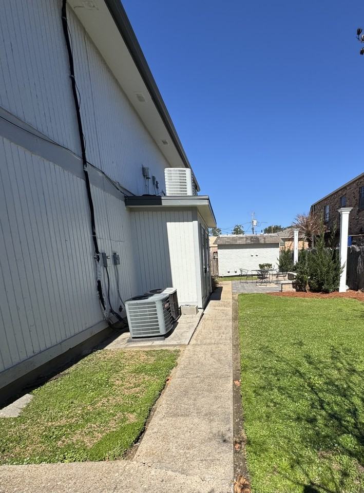 2413 Houma Blvd #A - Photo 4 of 10