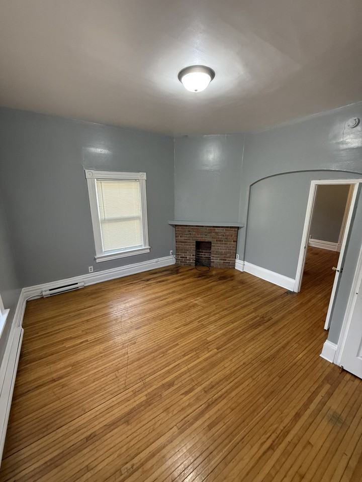 717 Conway Street #1 - Photo 3 of 5