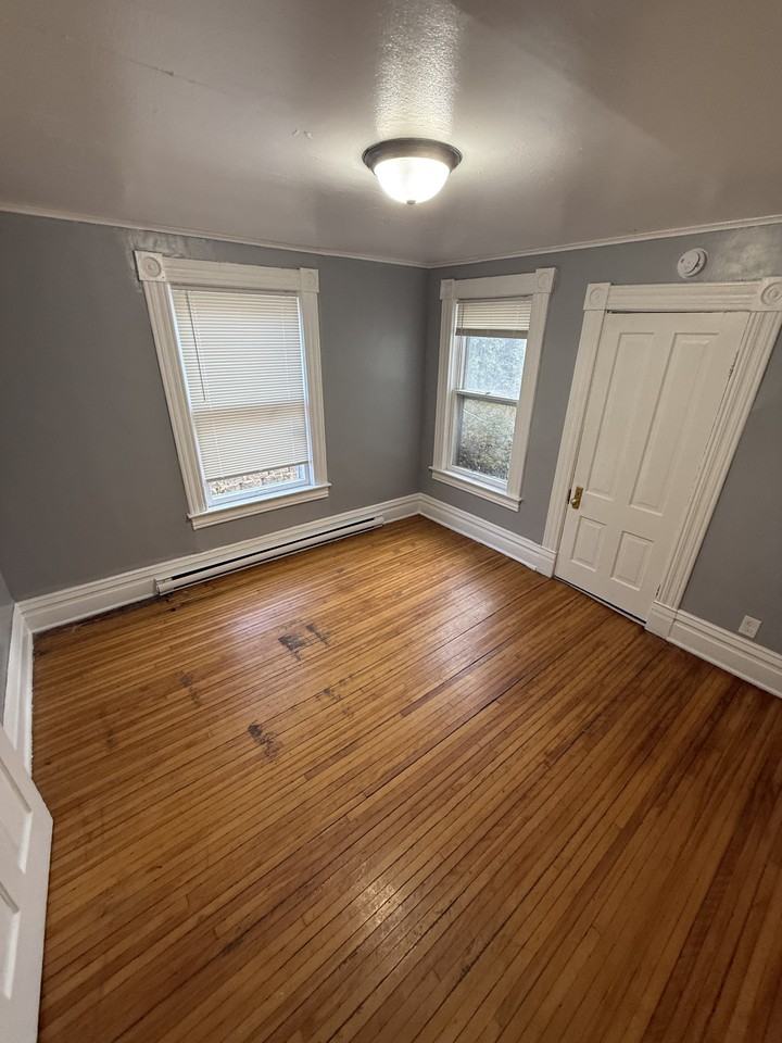 717 Conway Street #1 - Photo 4 of 5