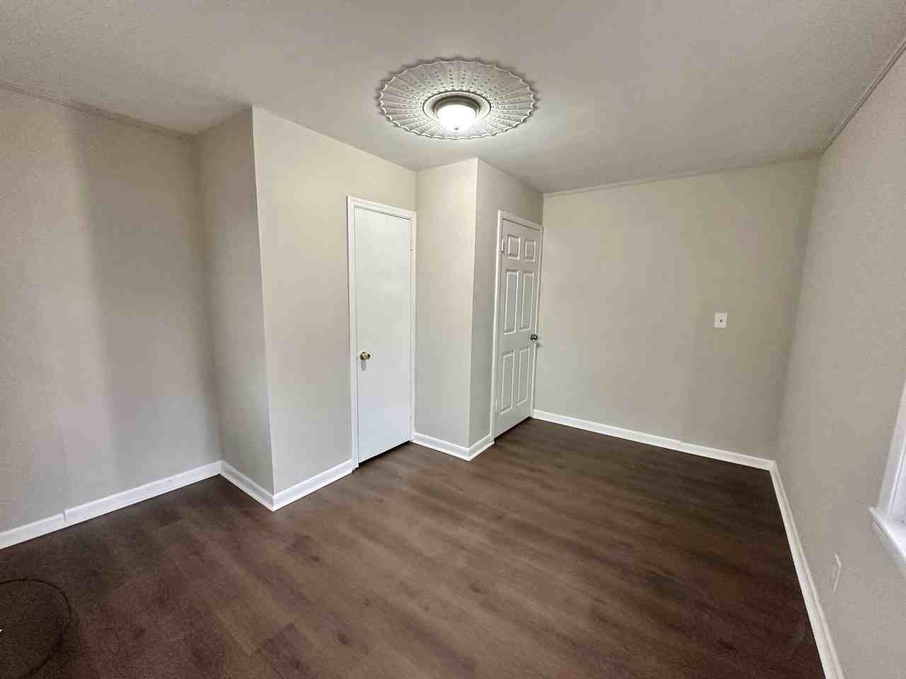 401 Lexington St #1 - Photo 4 of 11