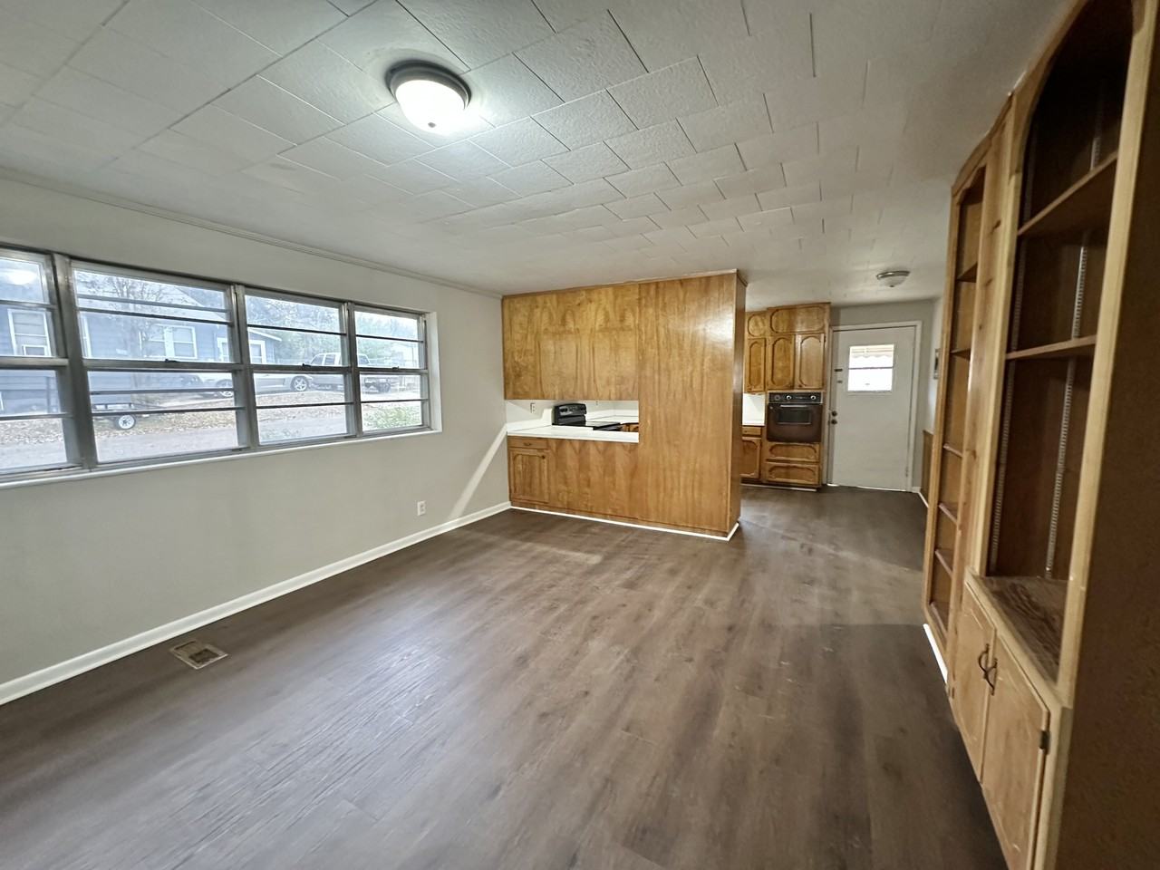 401 Lexington St #1 - Photo 5 of 11