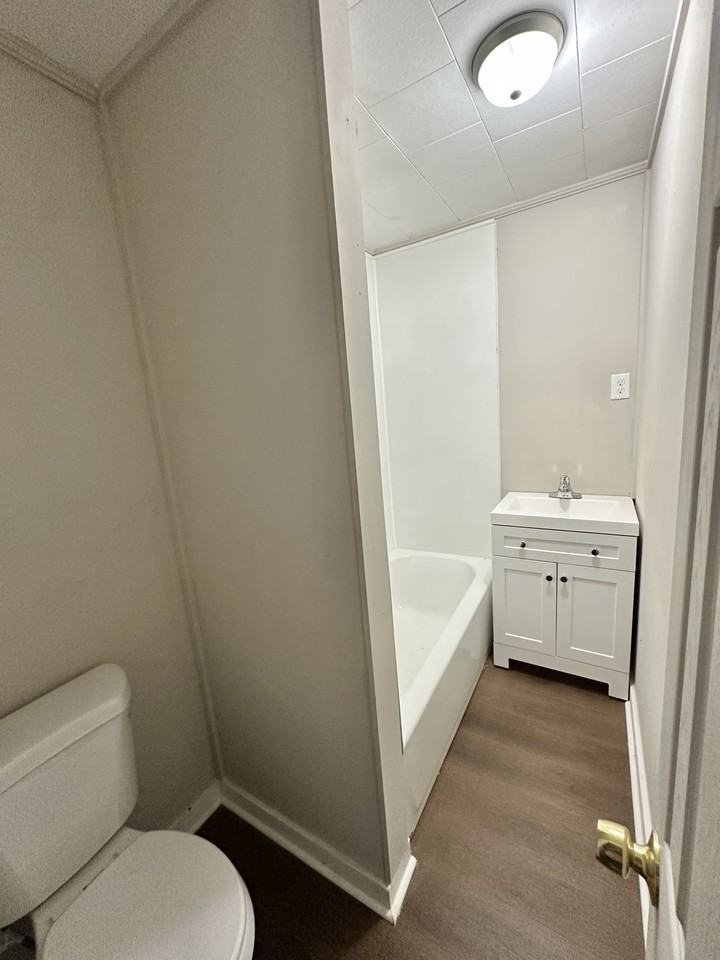 401 Lexington St #1 - Photo 7 of 11