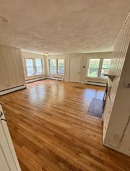 1057 N Pleasant St #B - Photo 2 of 8