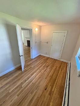 1057 N Pleasant St #B - Photo 6 of 8