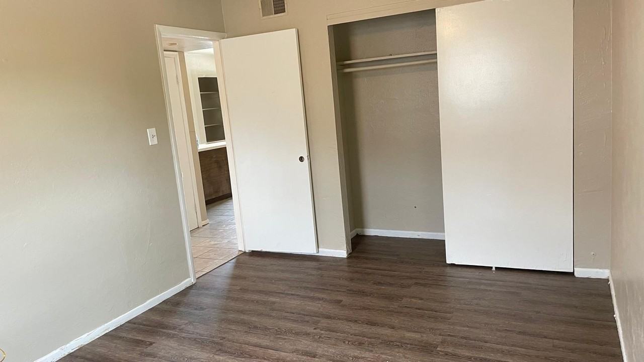 1721 Dixon Boulevard #20 - Photo 5 of 12