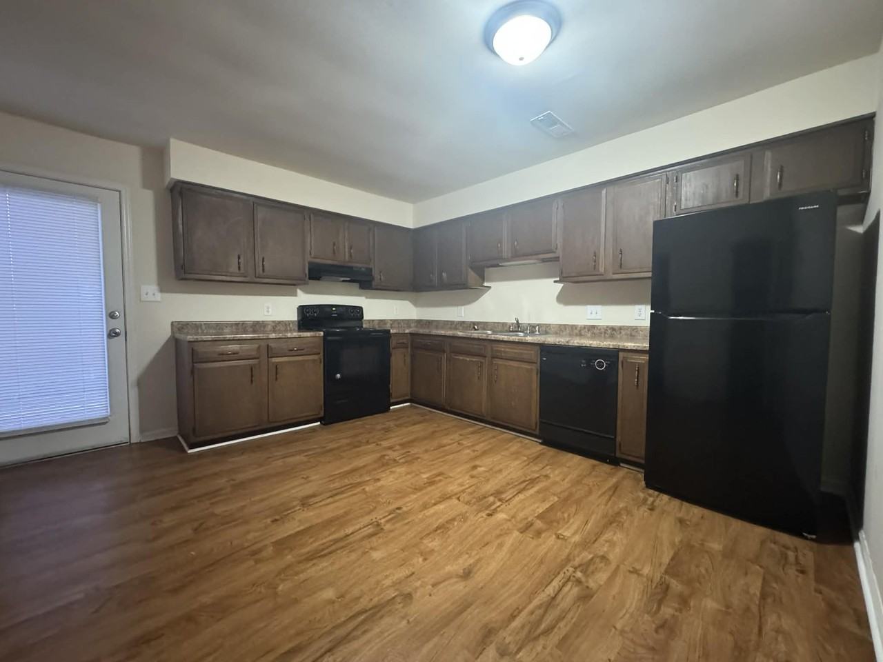 1712 Mcgregor Ct #C - Photo 3 of 35