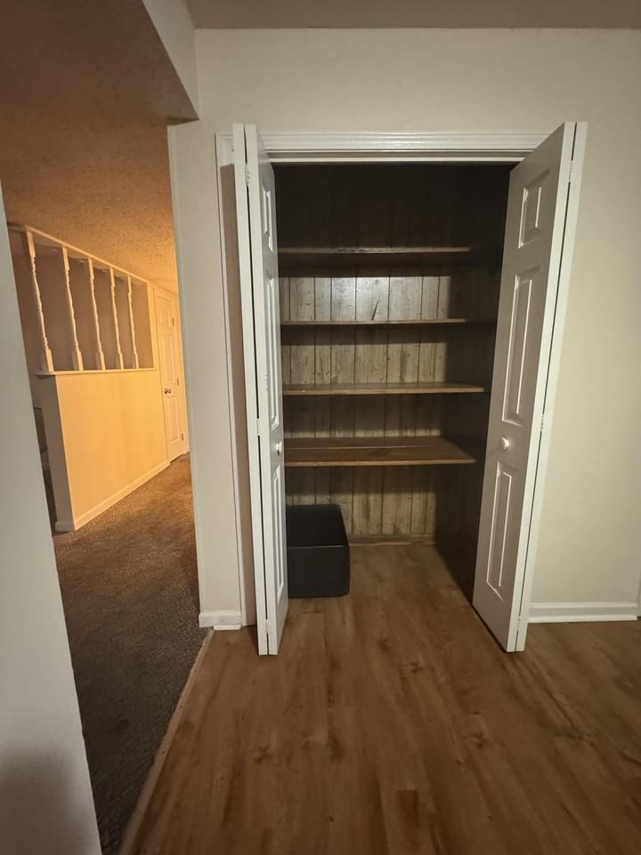 1712 Mcgregor Ct #C - Photo 5 of 35