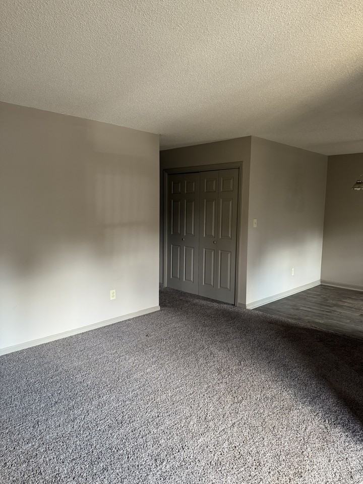 5004 Chancellor Square #D - Photo 2 of 11