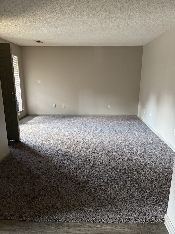 5004 Chancellor Square #D - Photo 5 of 11